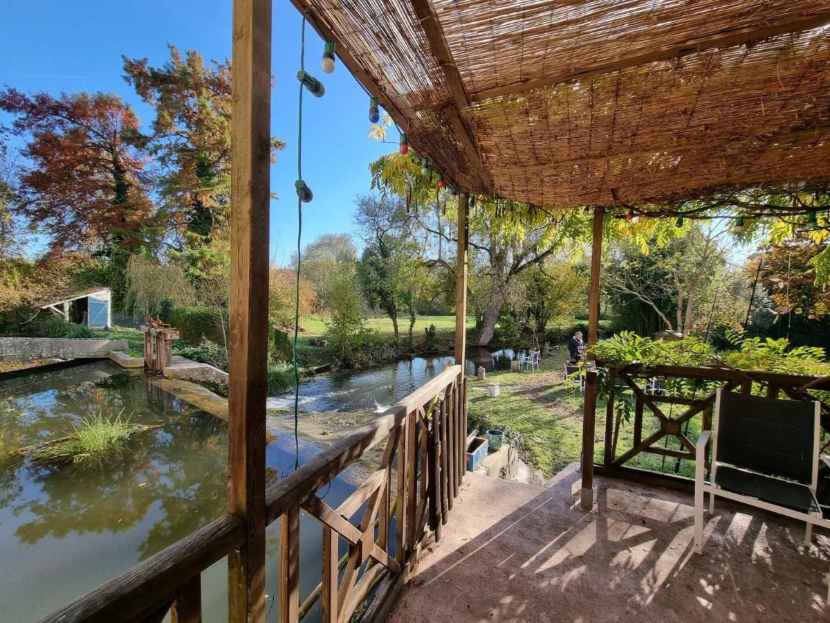 La Roulotte Du Moulin De Palet Villa Baugé Exteriör bild